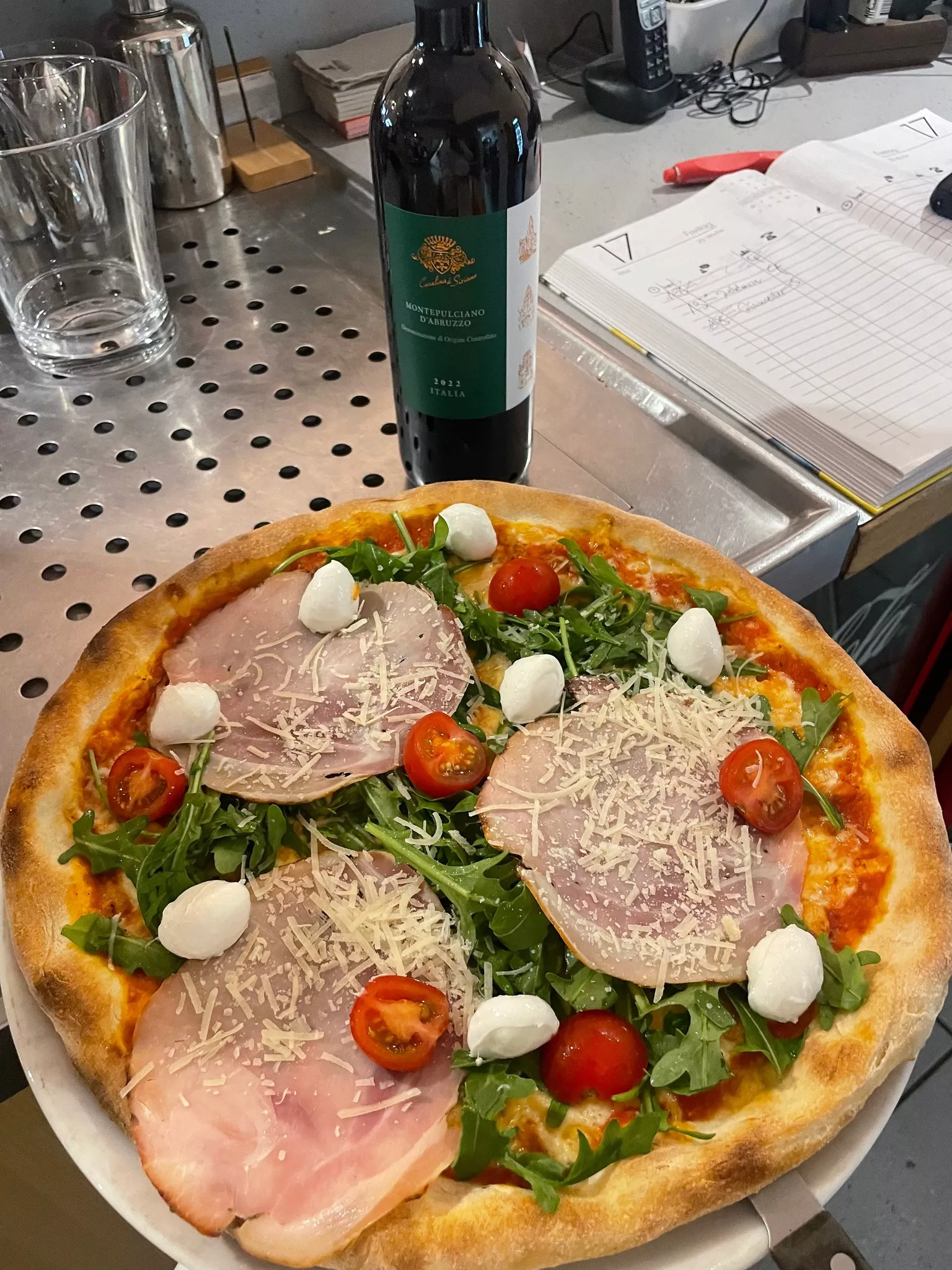 Pizza Parma - da läuft einem das Wasser im Munde zusammen - Pizzeria Da Vito bedeutet tolle Gerichte, freundlicher Service