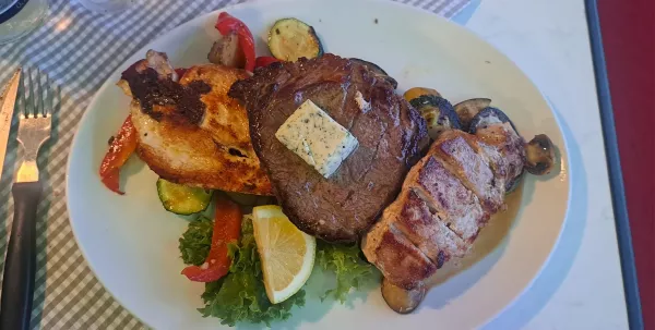 Das sieht lecker aus und schmeckt auch super - Gegrilltes Fleisch